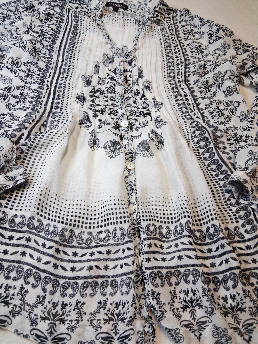 Papaya Black & White Printed Button-Front Peasant Blouse - Picture 4 of 6